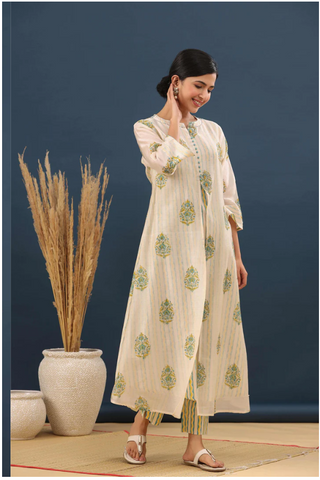 BLOOMING WHITE LAYERED CHANDERI A-LINE KURTA SET