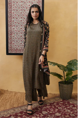 Zahra Printed Kurta Set With Jacket