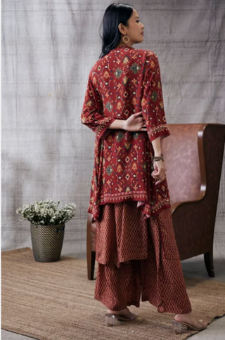 Zahra Printed Kurta Set With Jacket